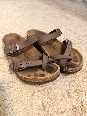 Birkenstocks Mayari size 34